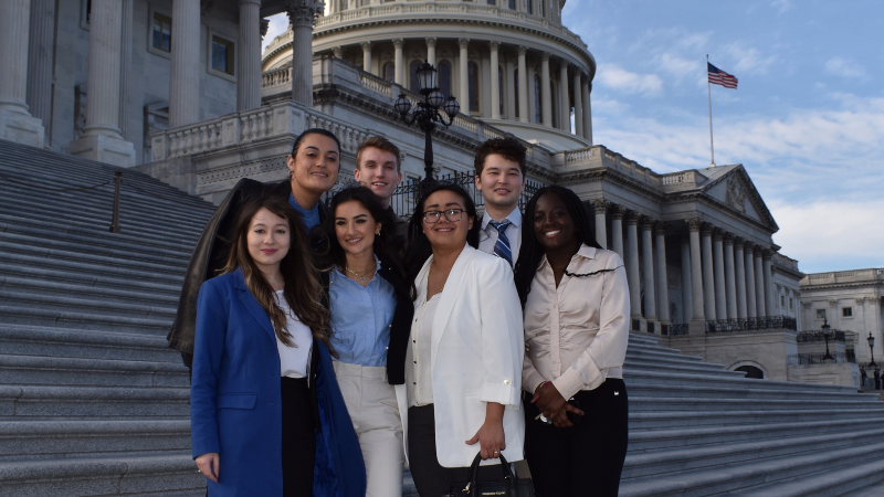 Students-in-front-of-the-Capitol-Wash.-Fellowship